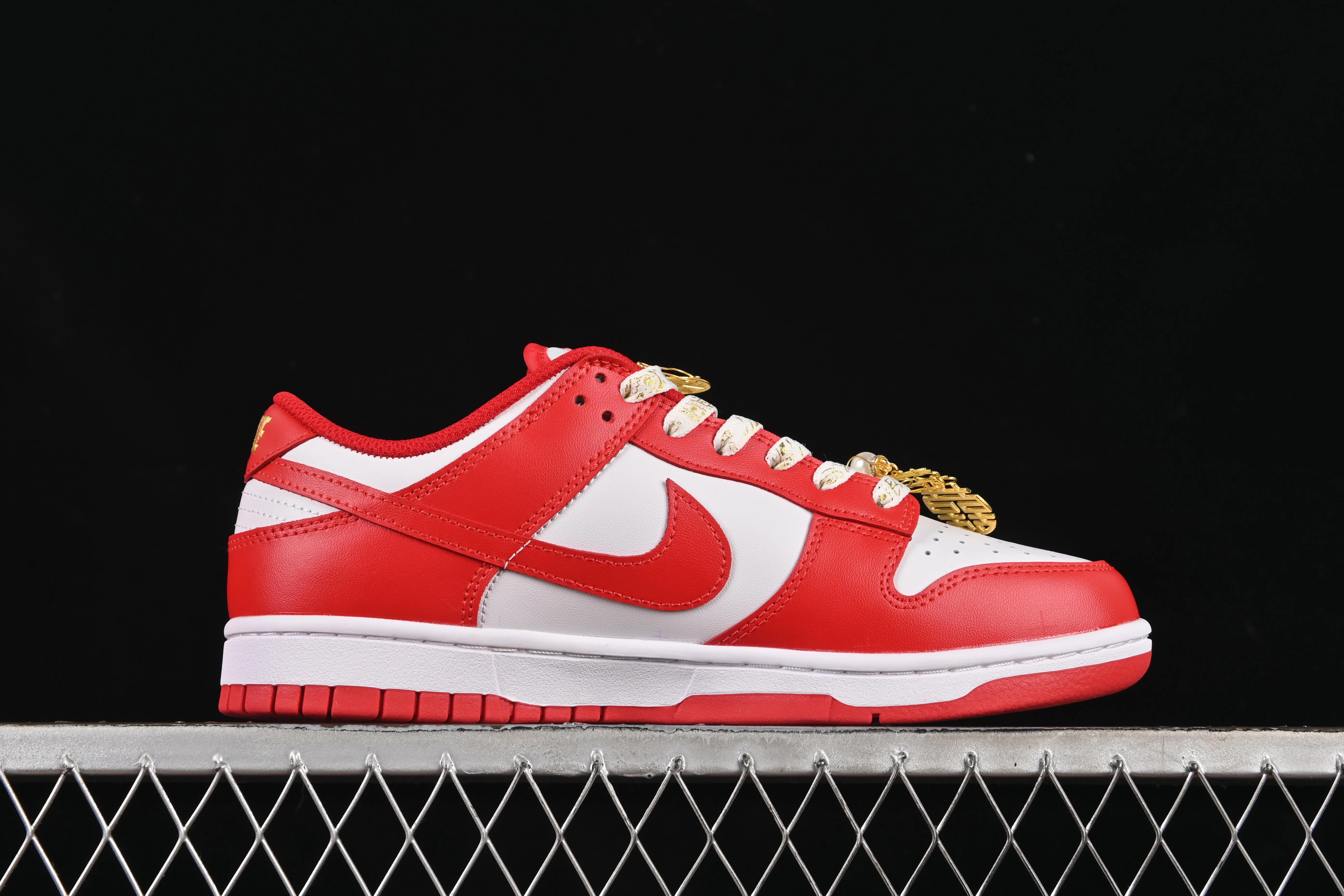 All categories Nk SB Dunk Series Nk SB Dunk Low High-end customized low-top sneakers Nike SB Dunk Low "Just Do it" Anniversary wedding Anniversary high-end customized low-top casual sneakers FB9109-119